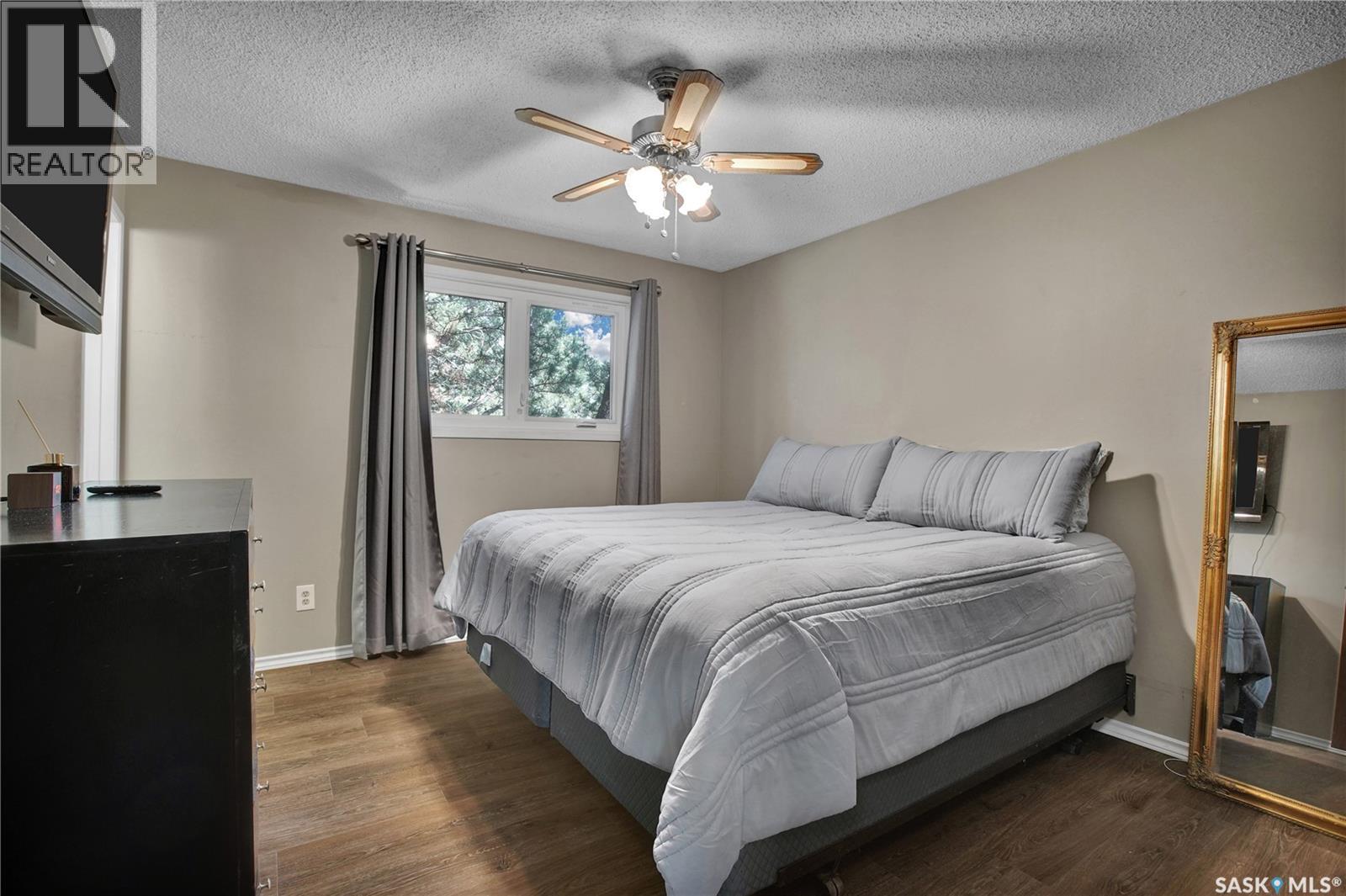 3831 Taylor STREET E - 11