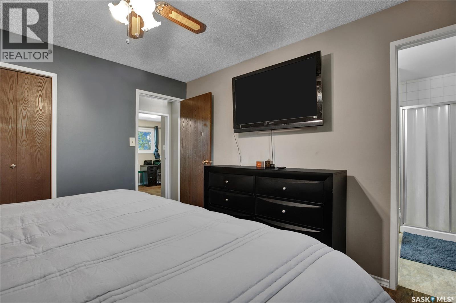 3831 Taylor STREET E - 16