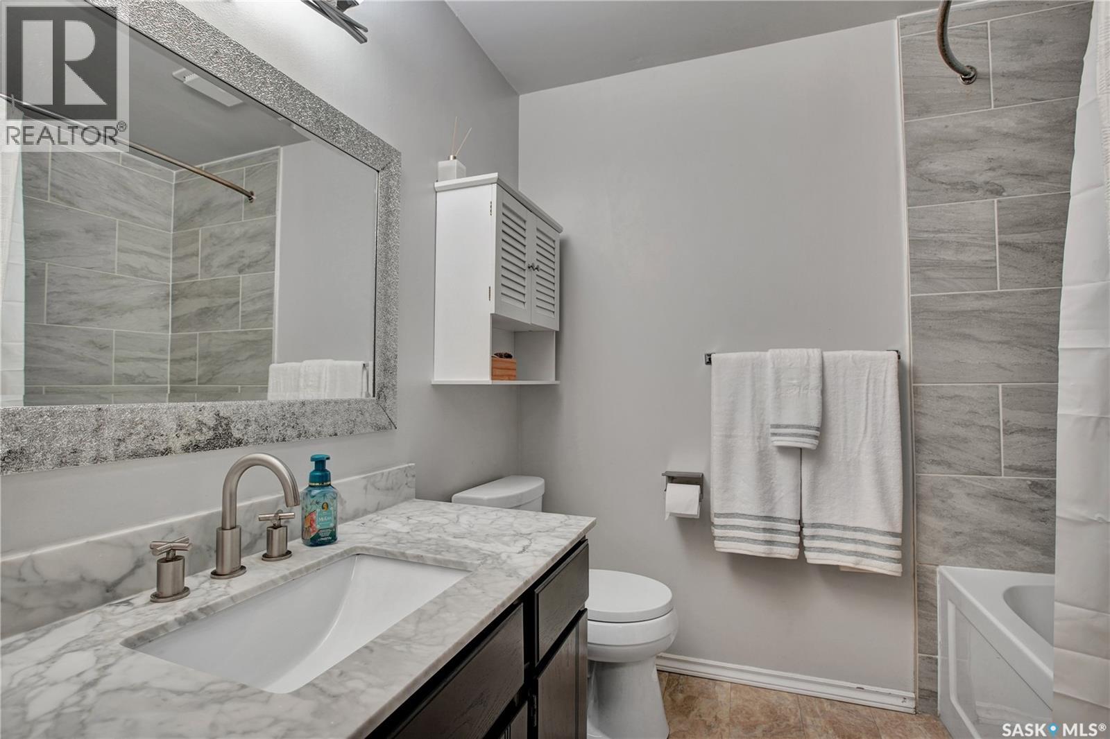 3831 Taylor STREET E - 17