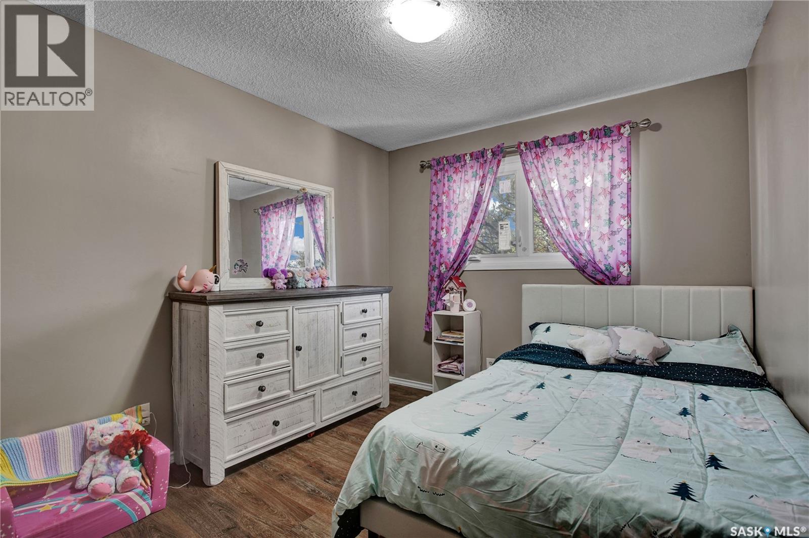 3831 Taylor STREET E - 19