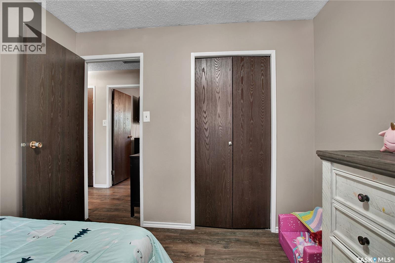 3831 Taylor STREET E - 20