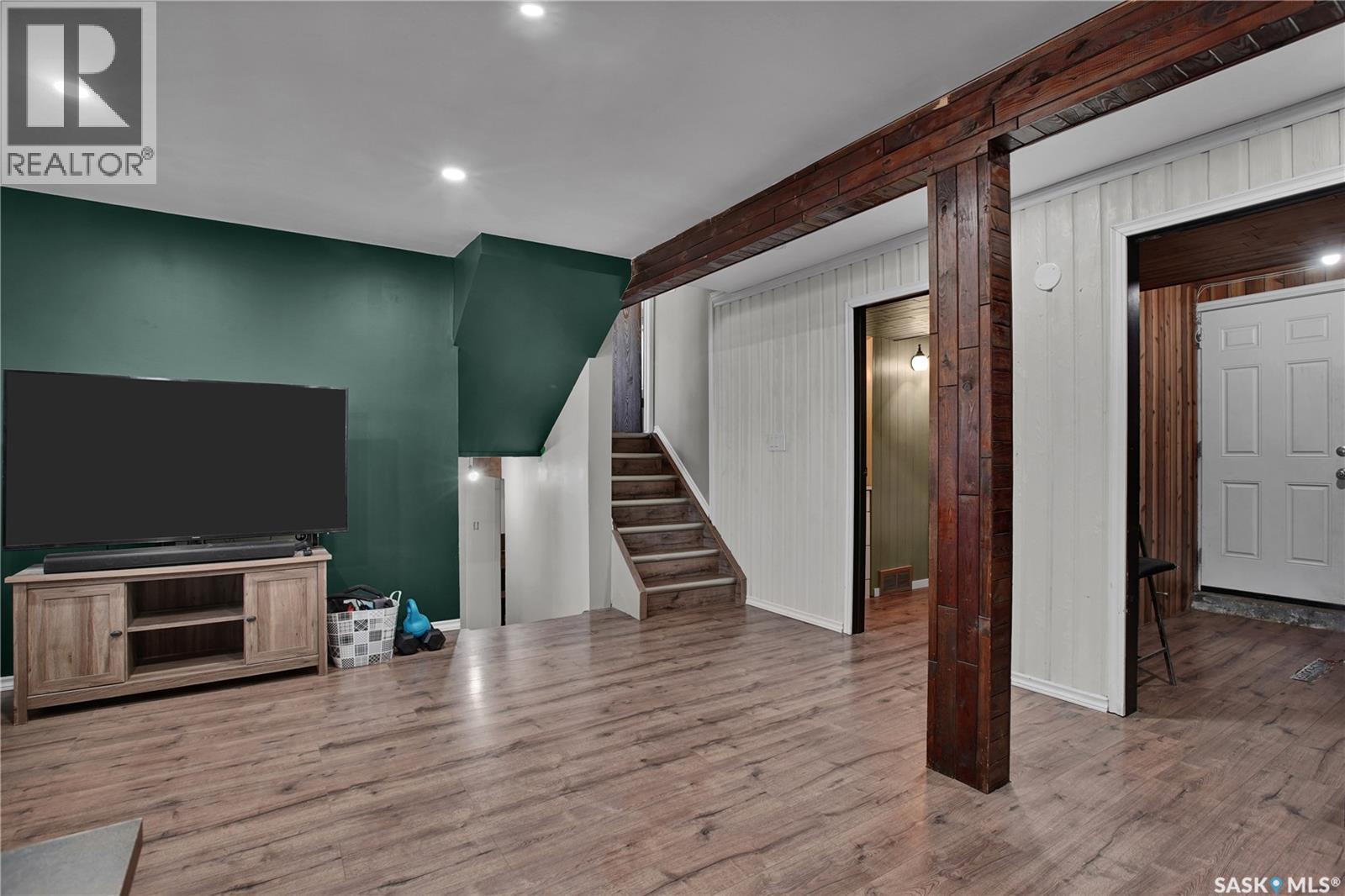 3831 Taylor STREET E - 22