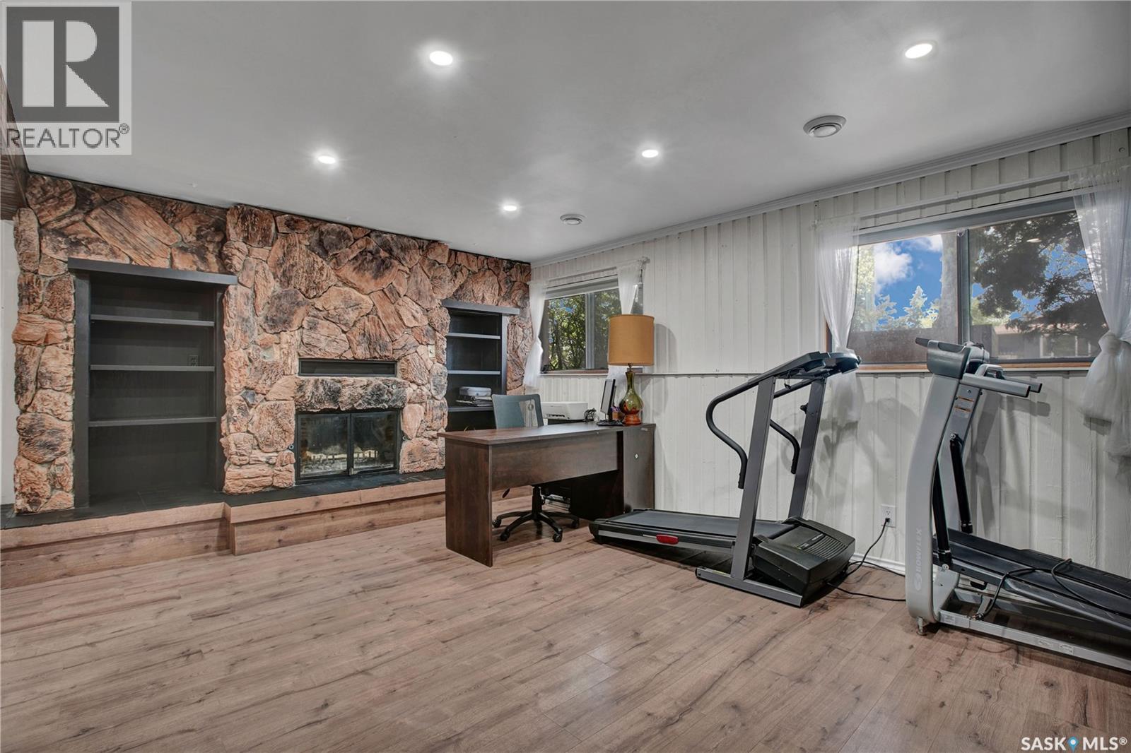 3831 Taylor STREET E - 23