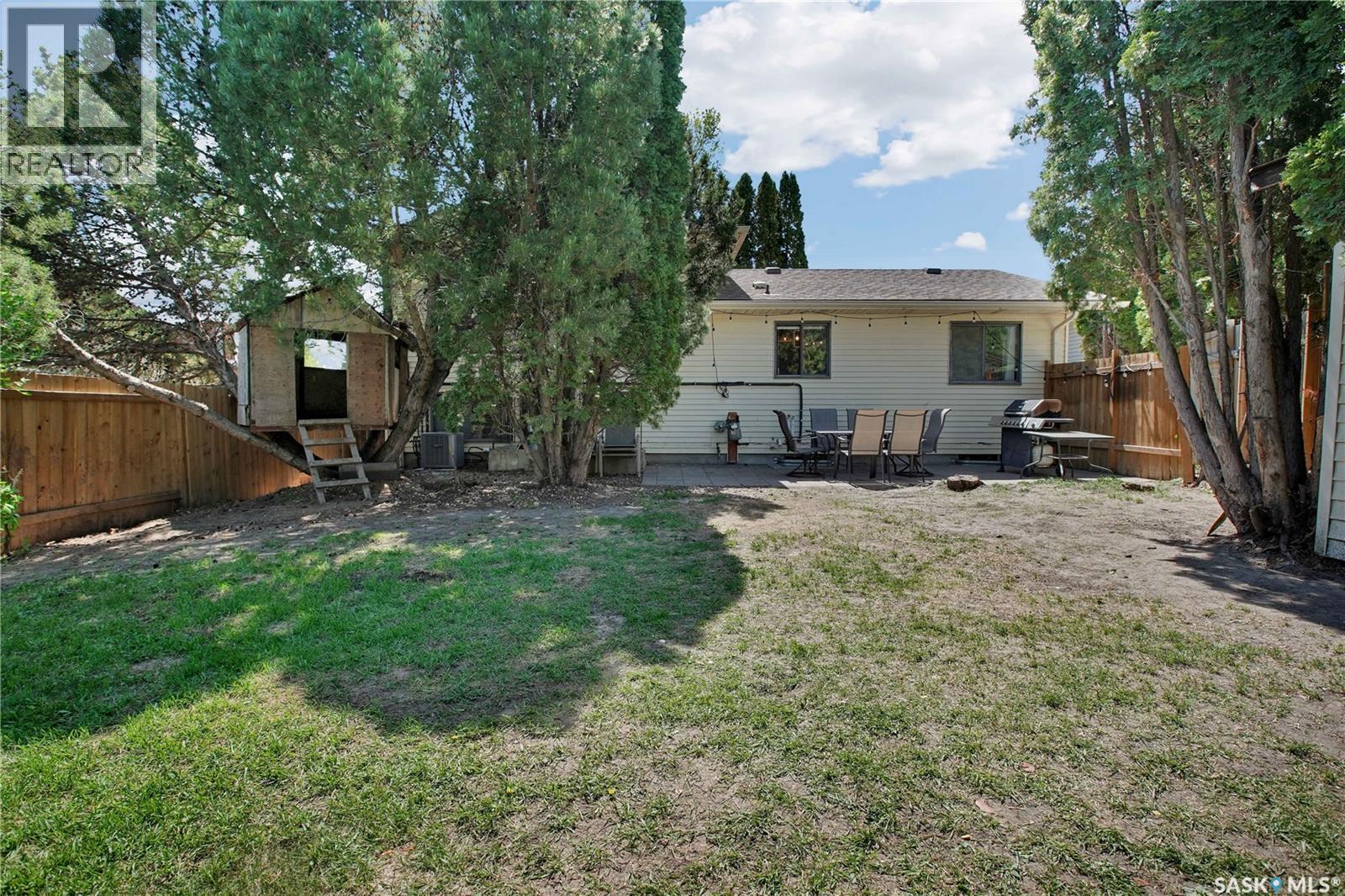 3831 Taylor STREET E - 29