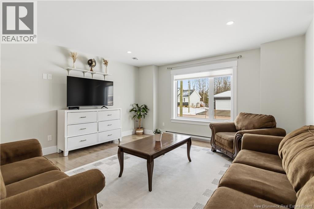 92 Satara Drive - 6