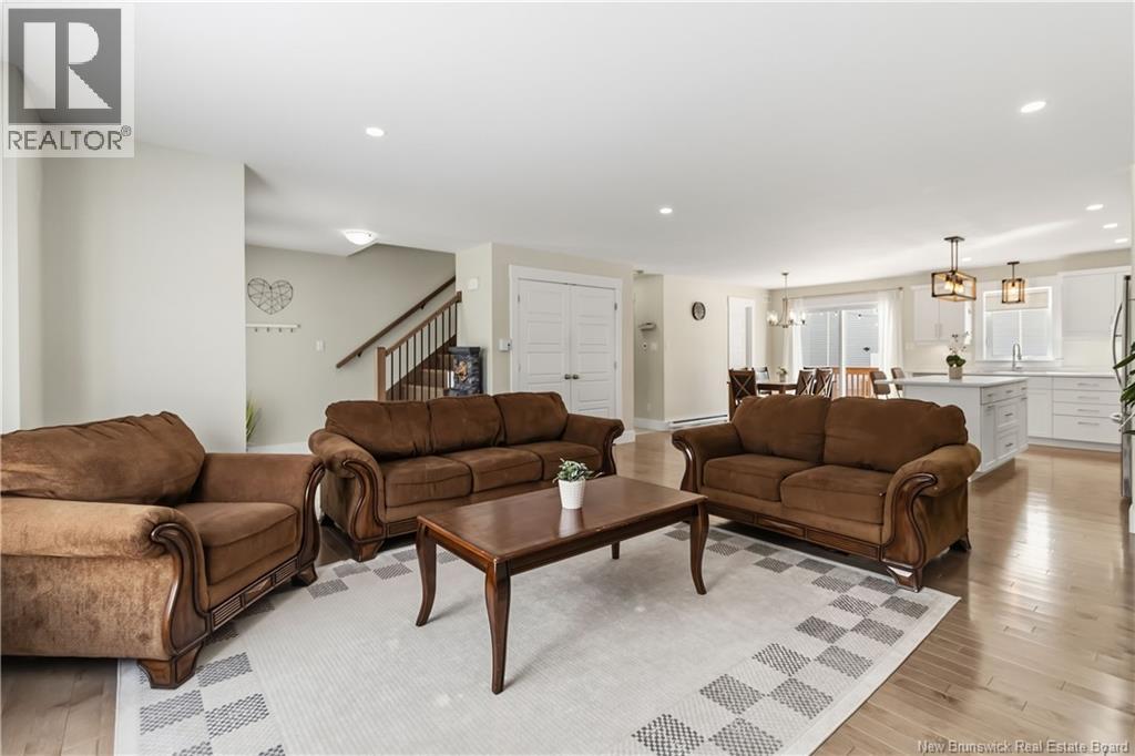 92 Satara Drive - 8