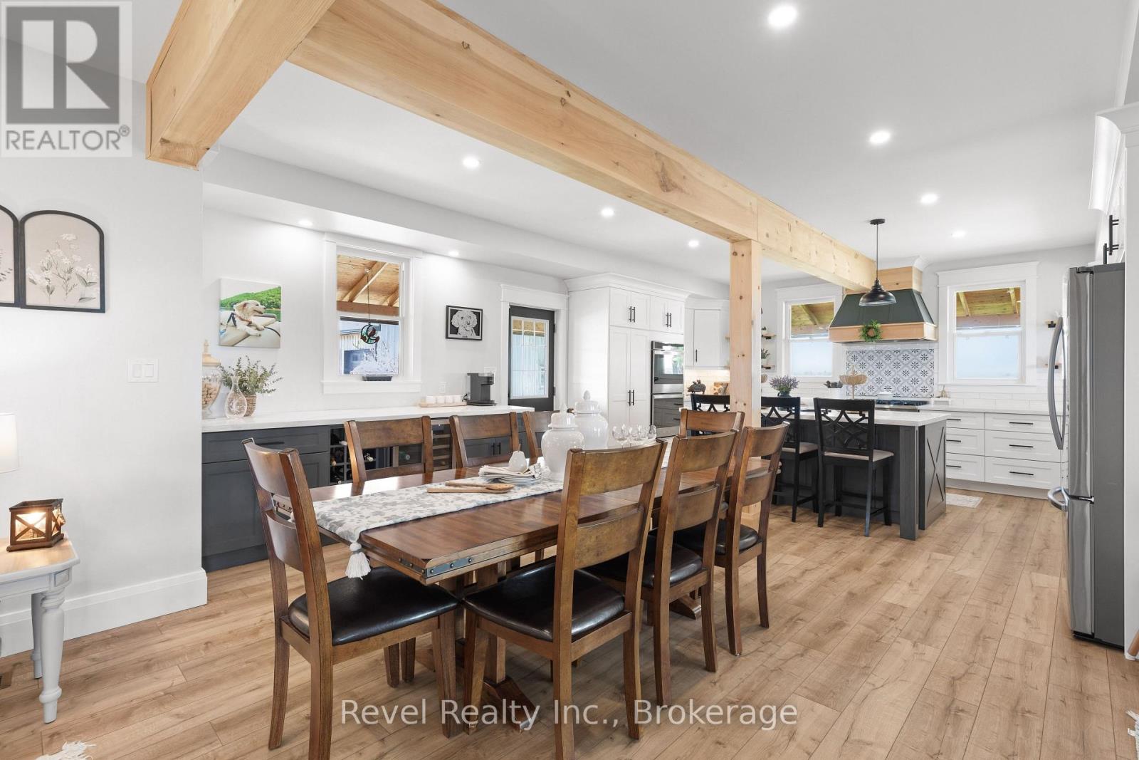 454 COLBORNE STREET W - 13