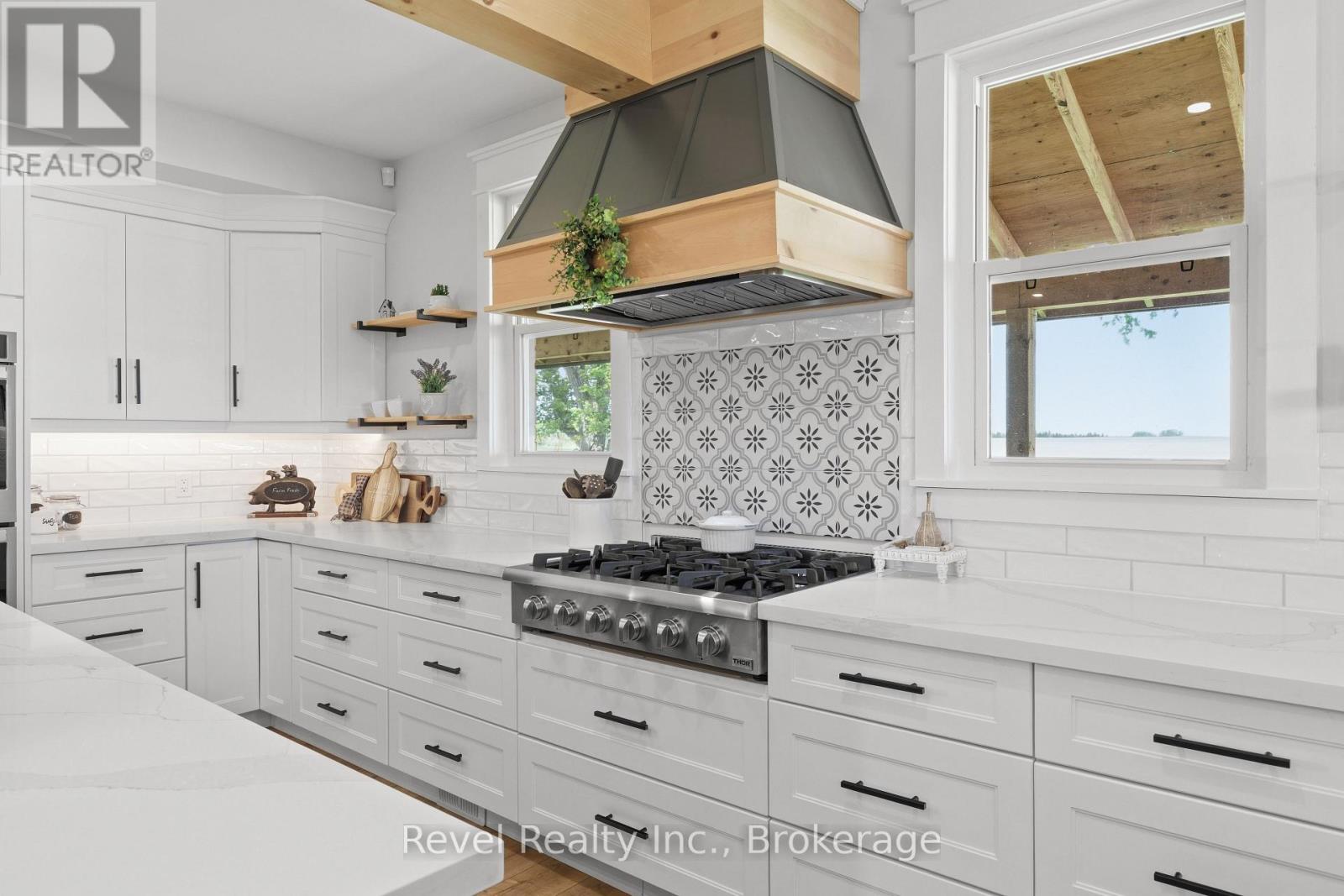 454 COLBORNE STREET W - 16