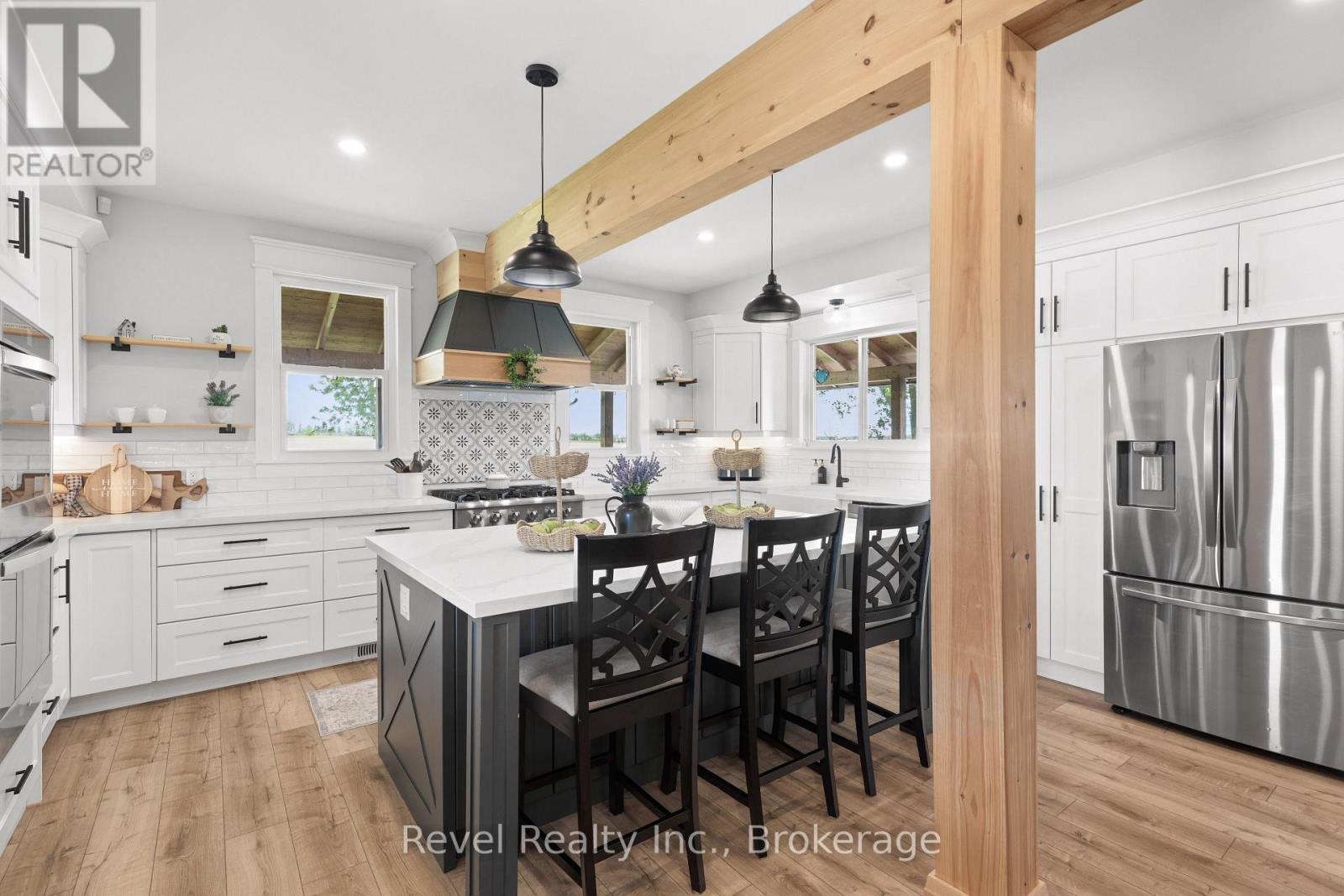 454 COLBORNE STREET W - 17