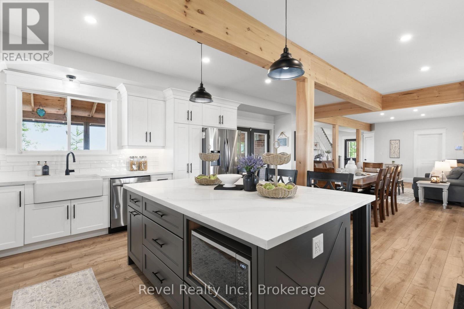 454 COLBORNE STREET W - 18