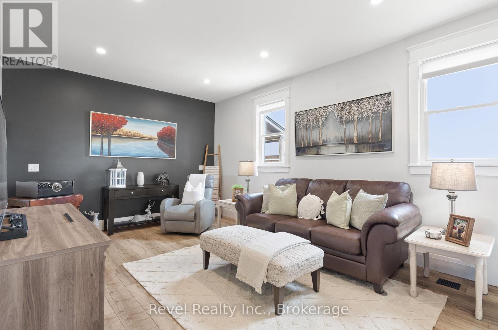 454 COLBORNE STREET W - 20