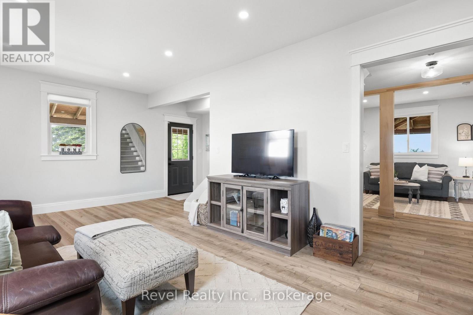 454 COLBORNE STREET W - 22