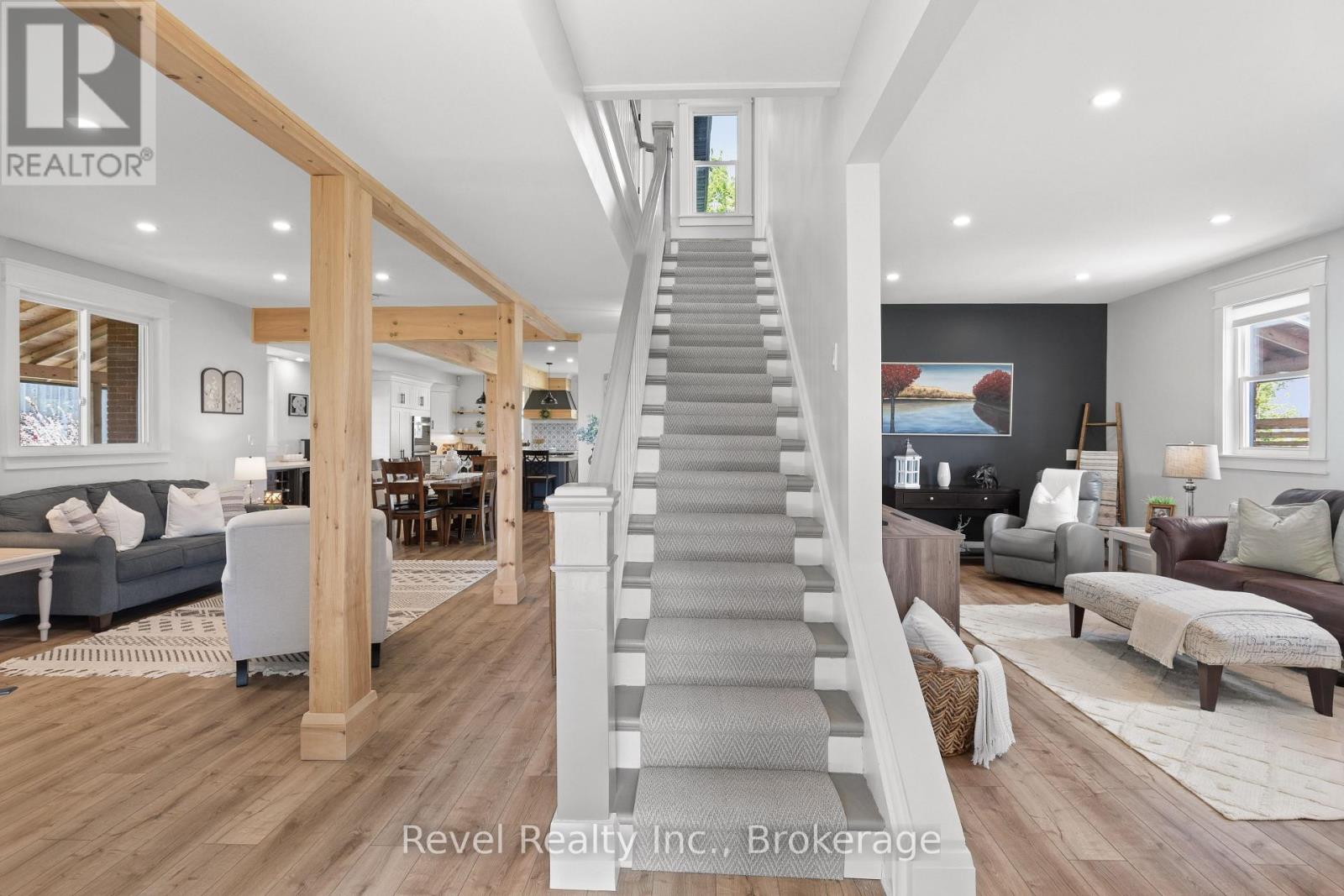 454 COLBORNE STREET W - 24