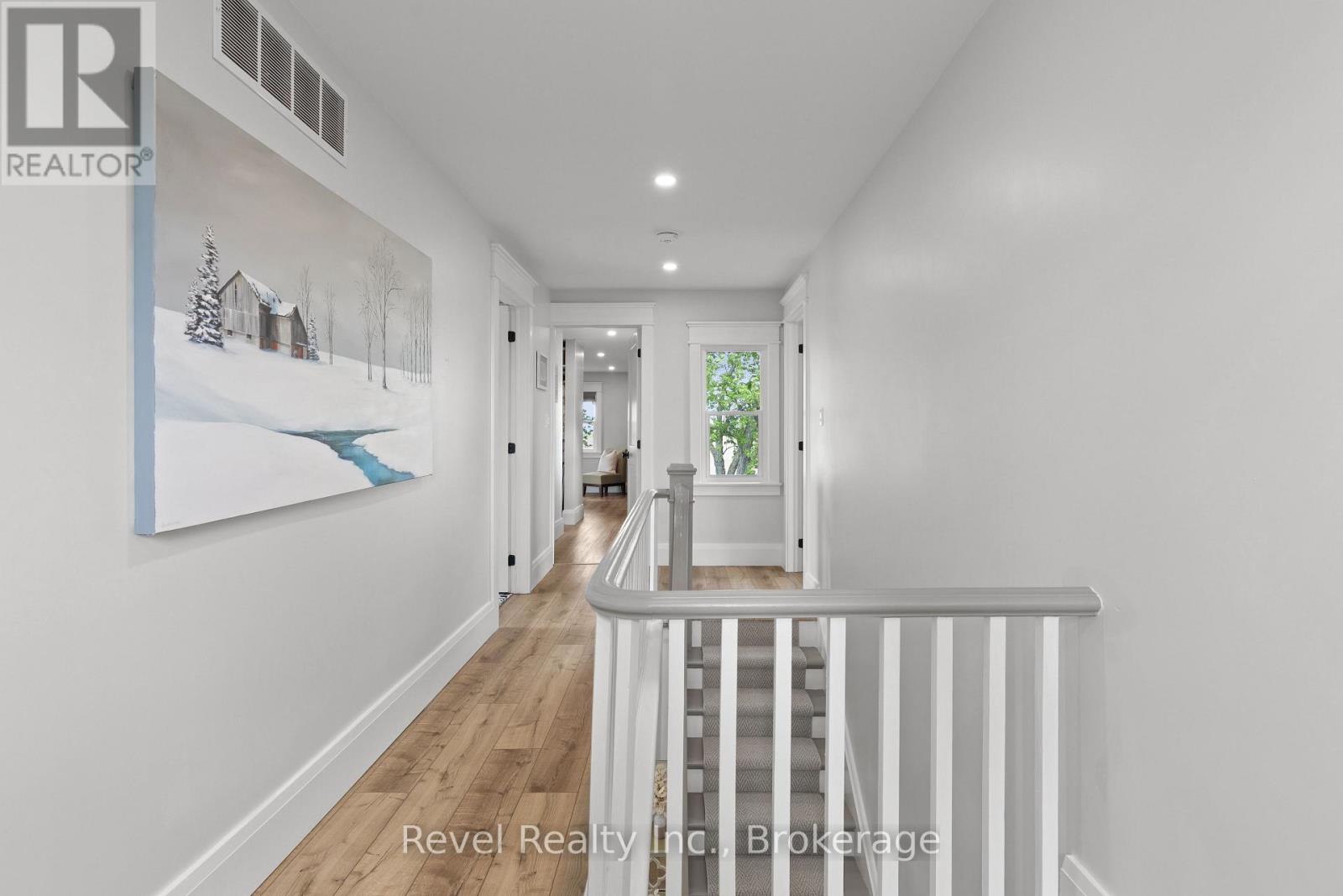 454 COLBORNE STREET W - 26