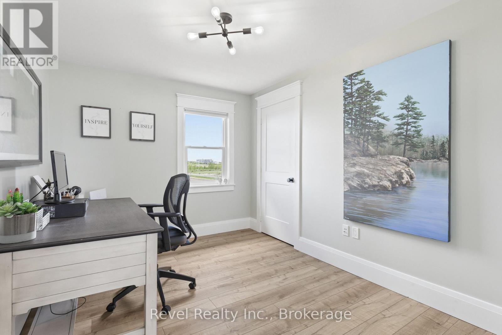 454 COLBORNE STREET W - 36