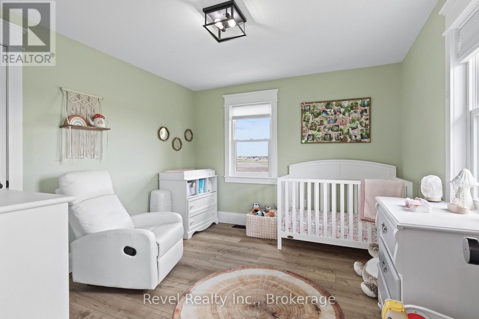 454 COLBORNE STREET W - 37