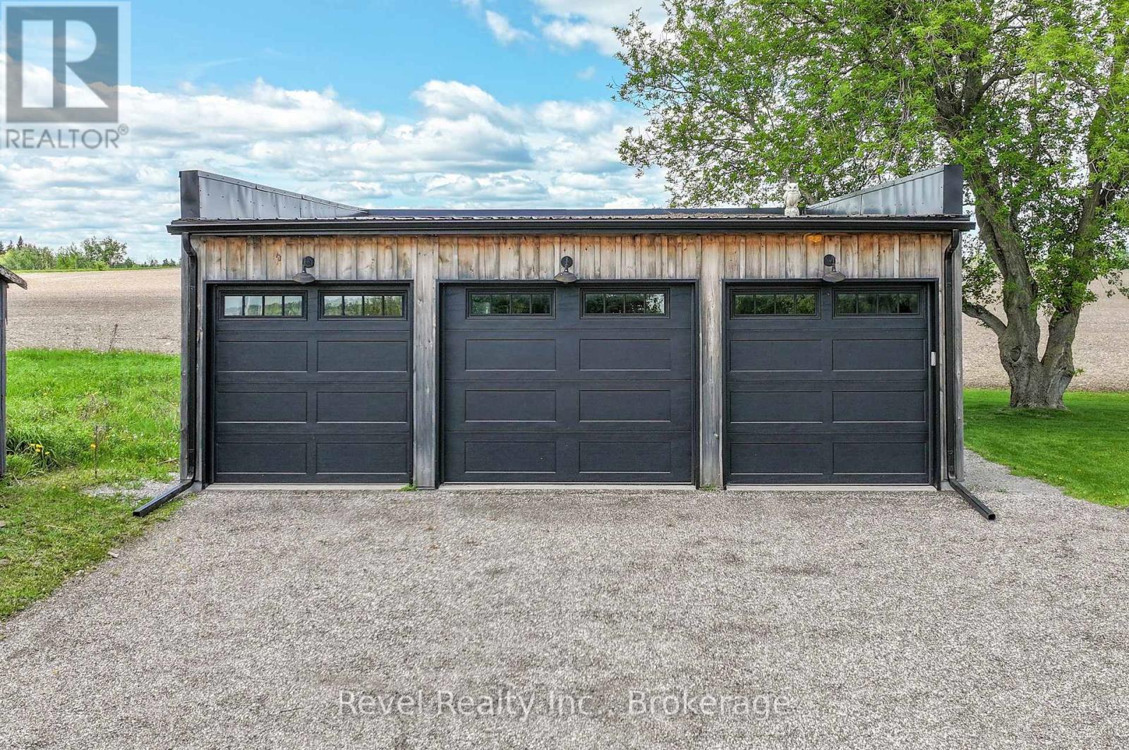 454 COLBORNE STREET W - 40