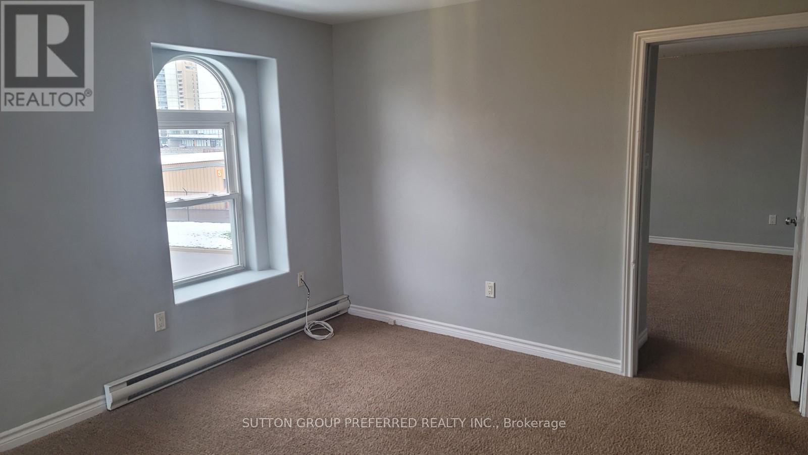 453 BATHURST STREET - 16