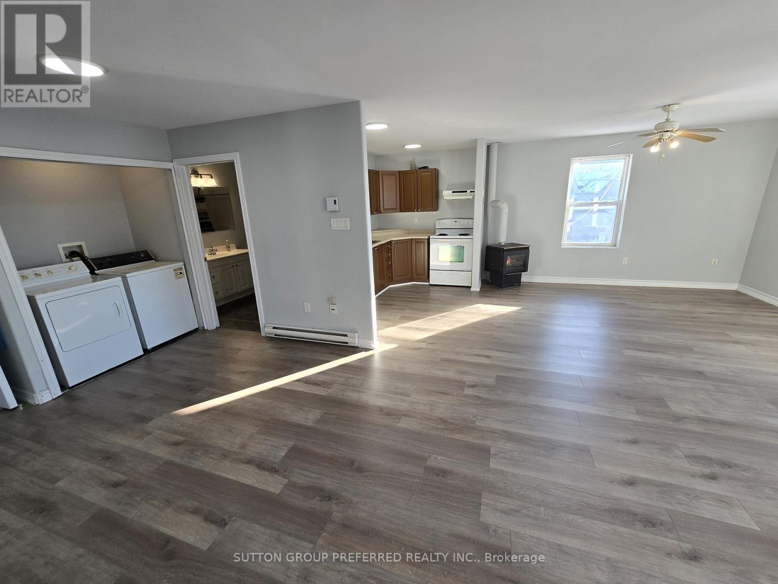 453 BATHURST STREET - 2