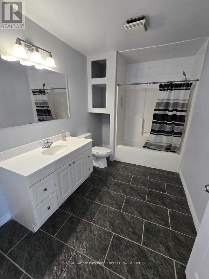 453 BATHURST STREET - 5