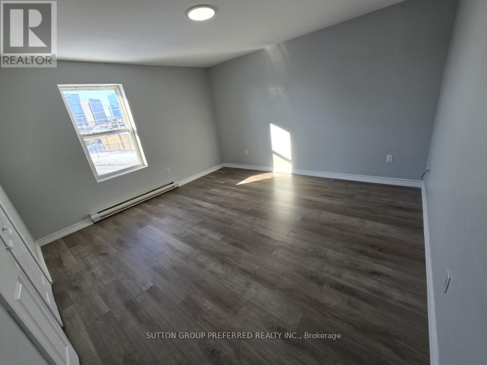 453 BATHURST STREET - 6