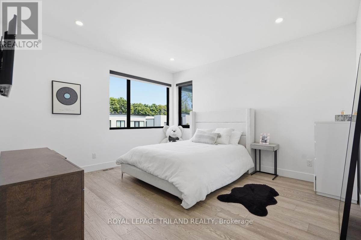 #6 1452 BYRON BASELINE ROAD - 26