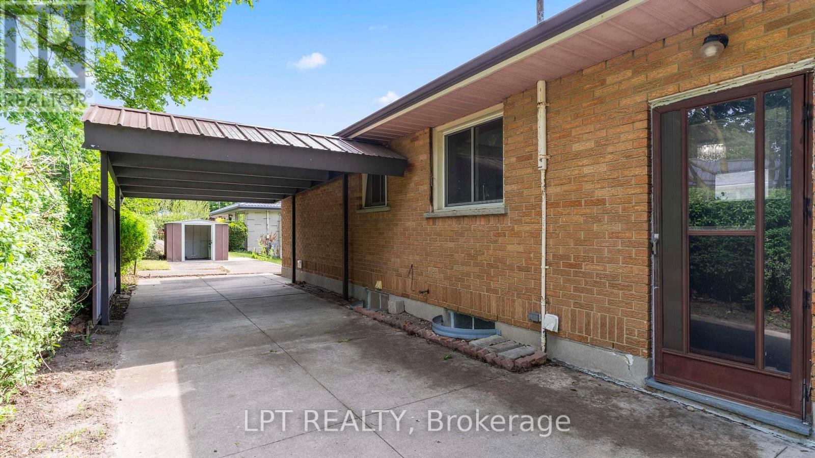 637 ROSS STREET - 28
