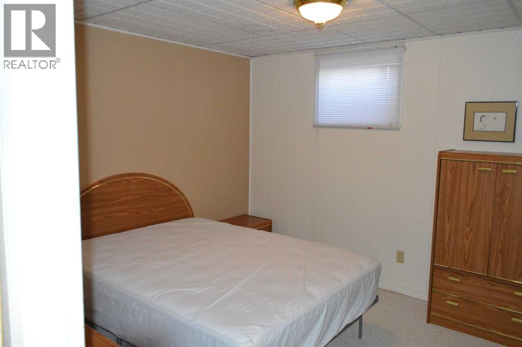 4826 58 Street - 11