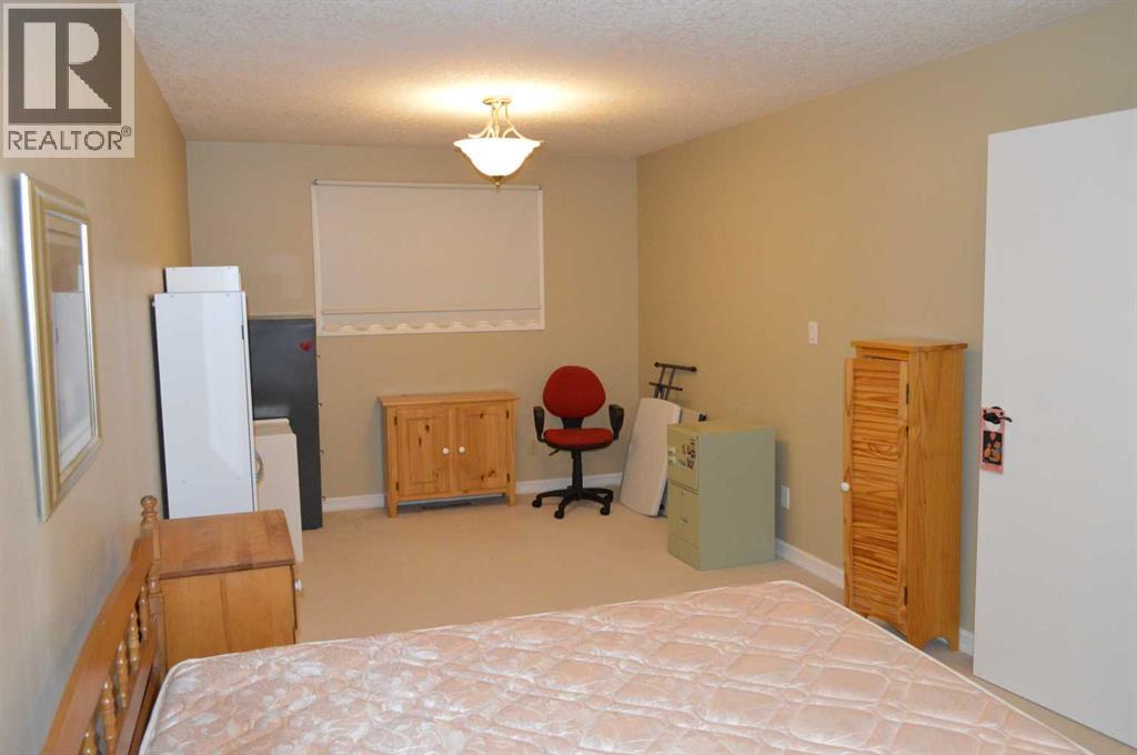 4826 58 Street - 7