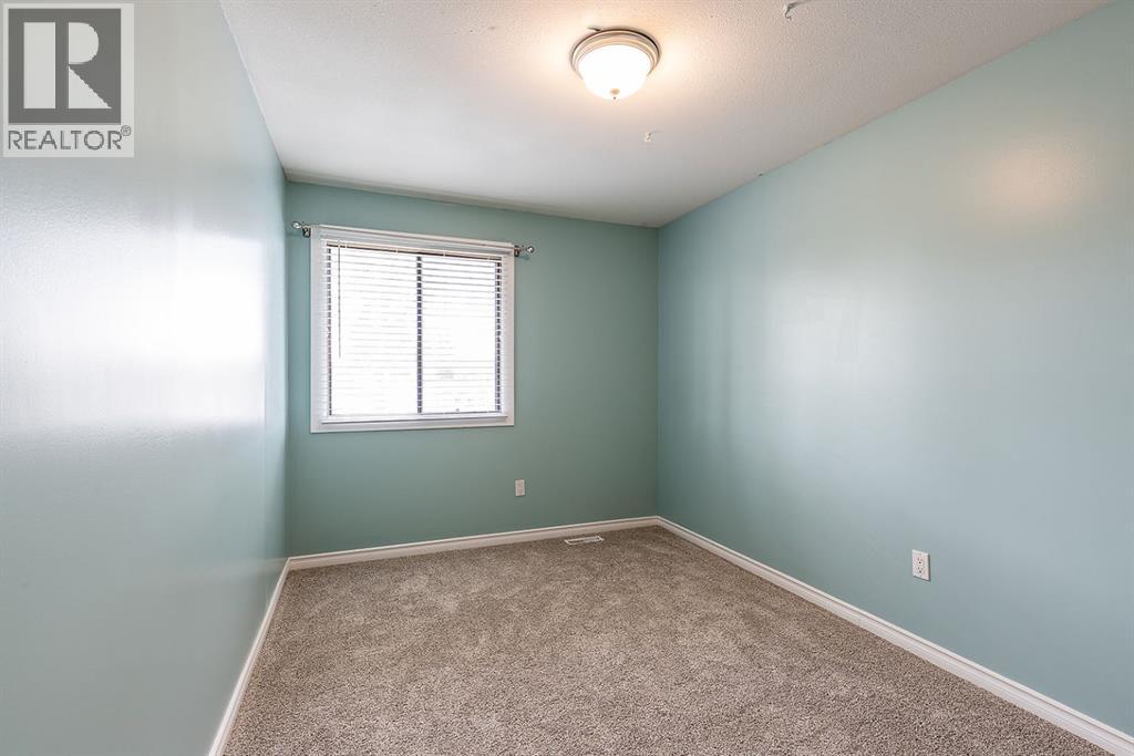 160 South Ridge Crescent SW - 25