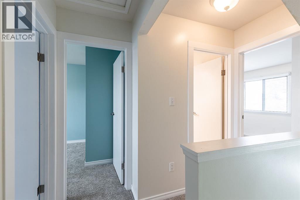 160 South Ridge Crescent SW - 21