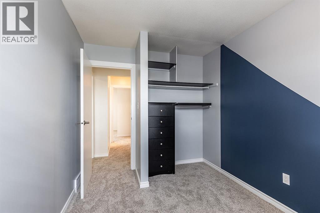160 South Ridge Crescent SW - 24