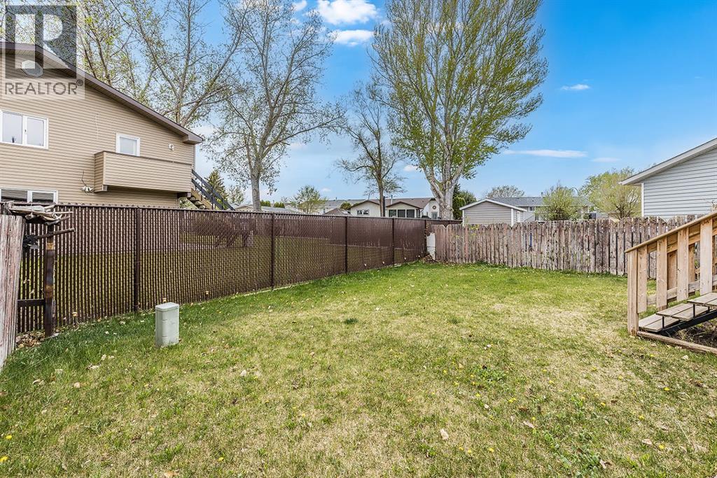 160 South Ridge Crescent SW - 48