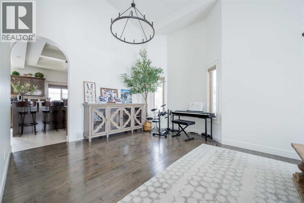 8649 118 Avenue - 7