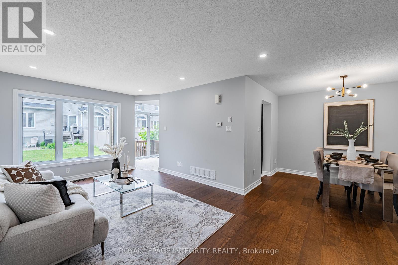 3 Bed, 3 Bath House for Sale in Ottawa – 132 MANCINI WAY E, Ottawa – MLS# X13214800 - Image 10
