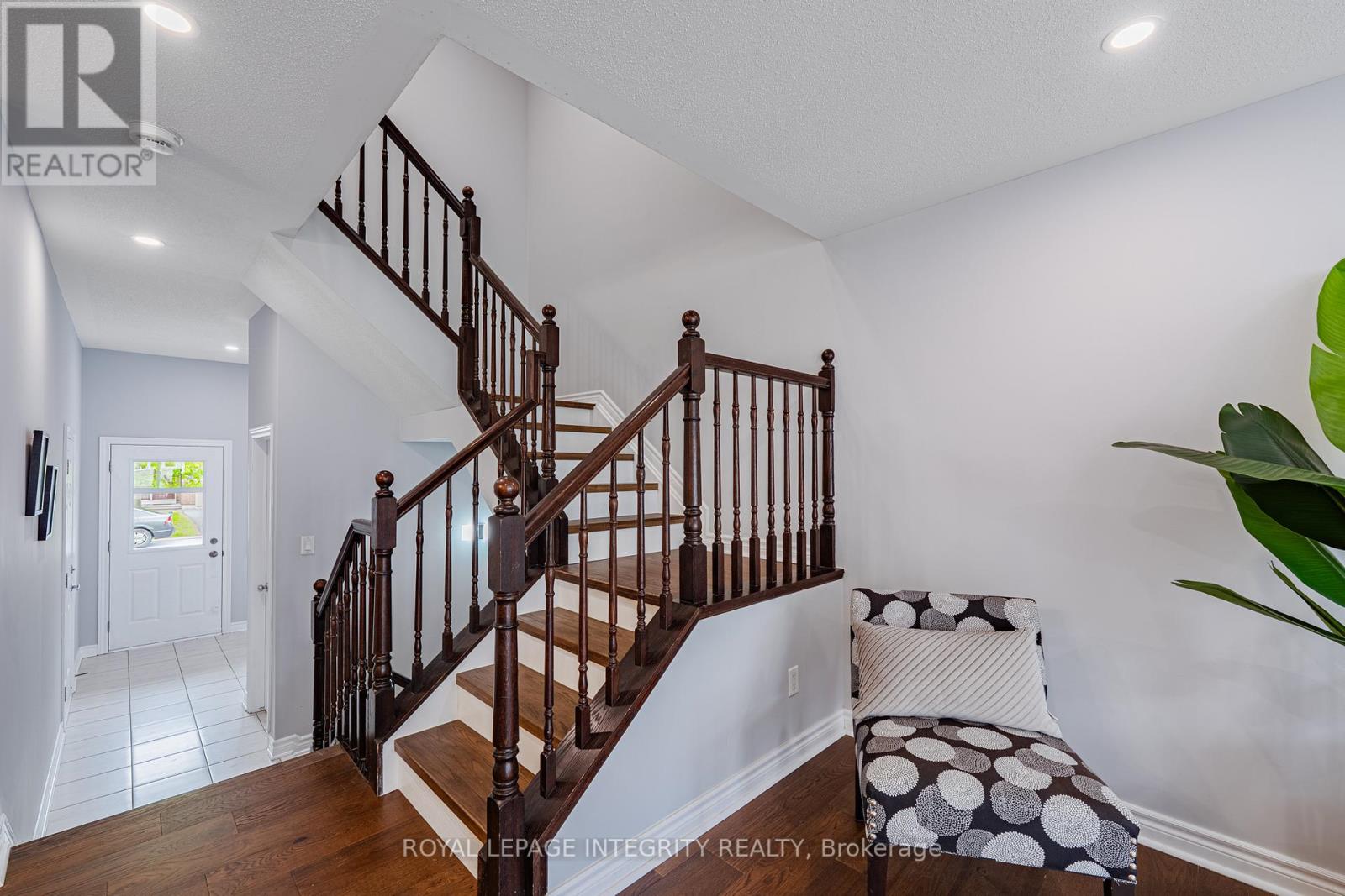 3 Bed, 3 Bath House for Sale in Ottawa – 132 MANCINI WAY E, Ottawa – MLS# X13214800 - Image 13
