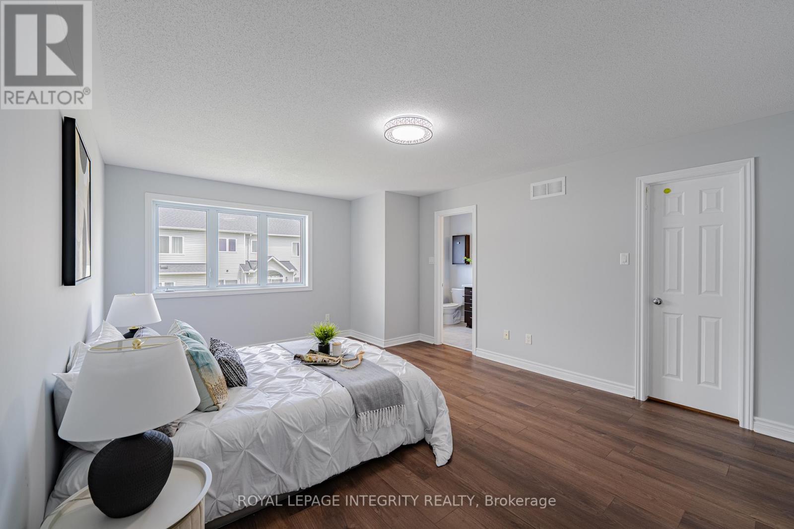 3 Bed, 3 Bath House for Sale in Ottawa – 132 MANCINI WAY E, Ottawa – MLS# X13214800 - Image 15