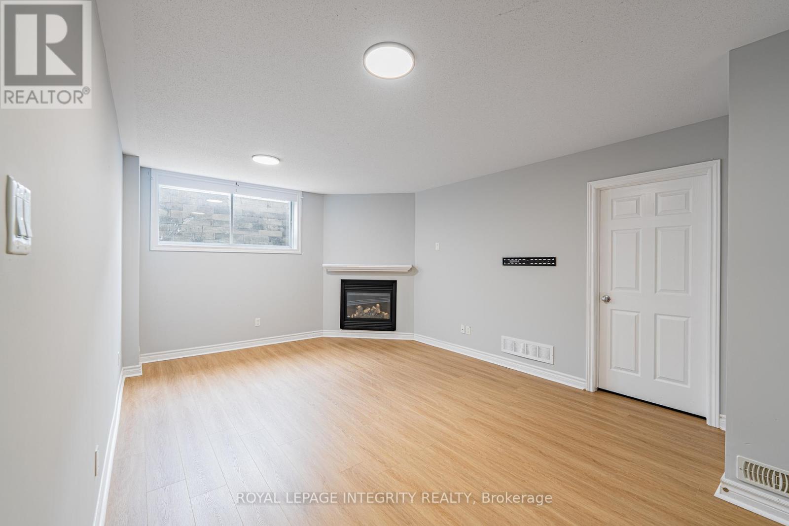 3 Bed, 3 Bath House for Sale in Ottawa – 132 MANCINI WAY E, Ottawa – MLS# X13214800 - Image 25