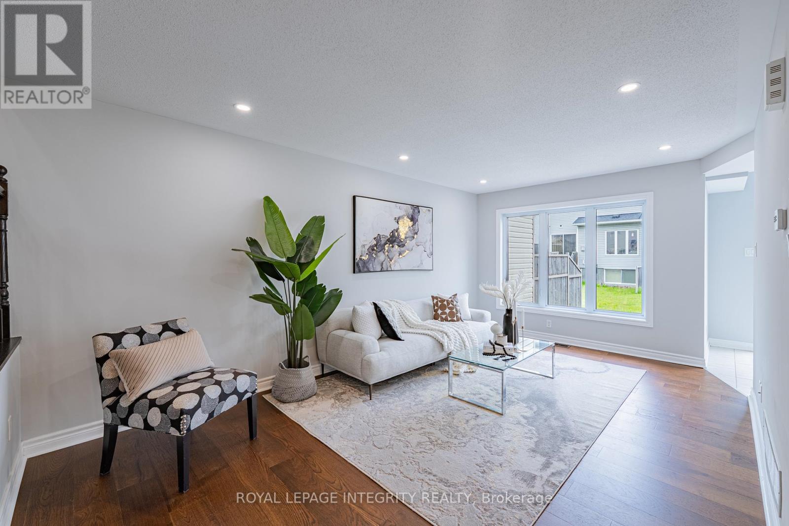 3 Bed, 3 Bath House for Sale in Ottawa – 132 MANCINI WAY E, Ottawa – MLS# X13214800 - Image 6