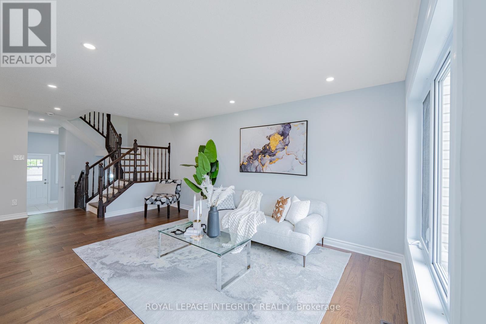 3 Bed, 3 Bath House for Sale in Ottawa – 132 MANCINI WAY E, Ottawa – MLS# X13214800 - Image 7