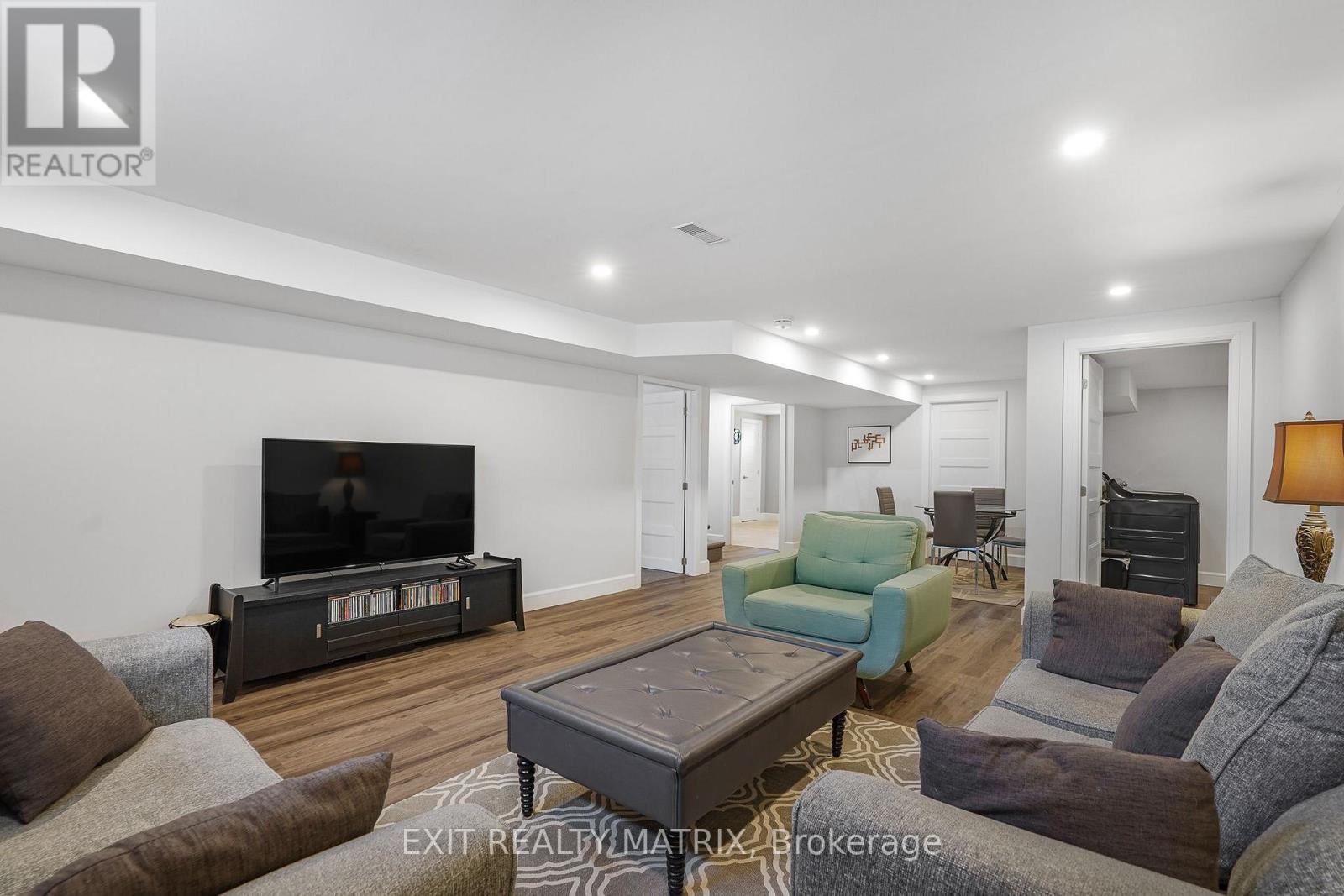 768 DEWHURST AVENUE - 19