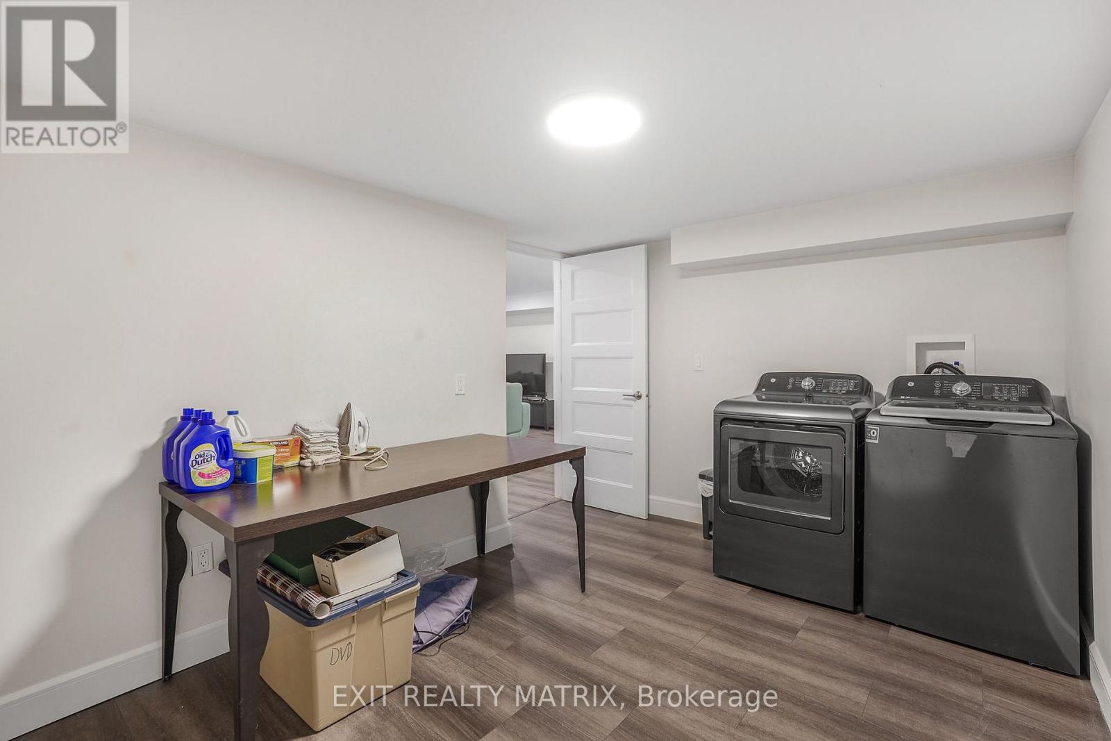 768 DEWHURST AVENUE - 24