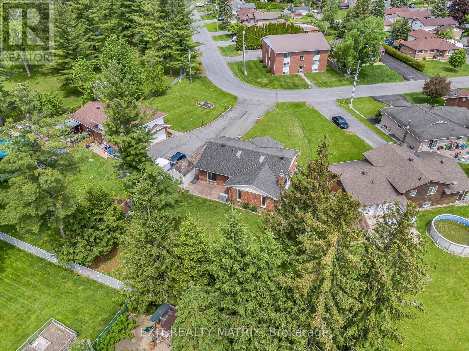 768 DEWHURST AVENUE - 32