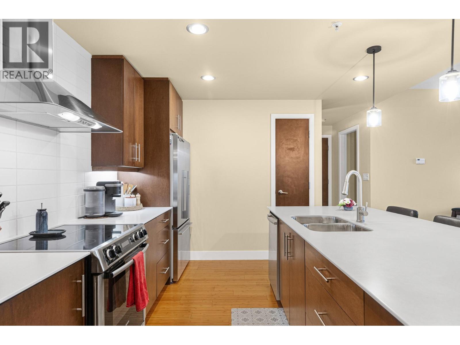 #1008 2040 Springfield Road - 10
