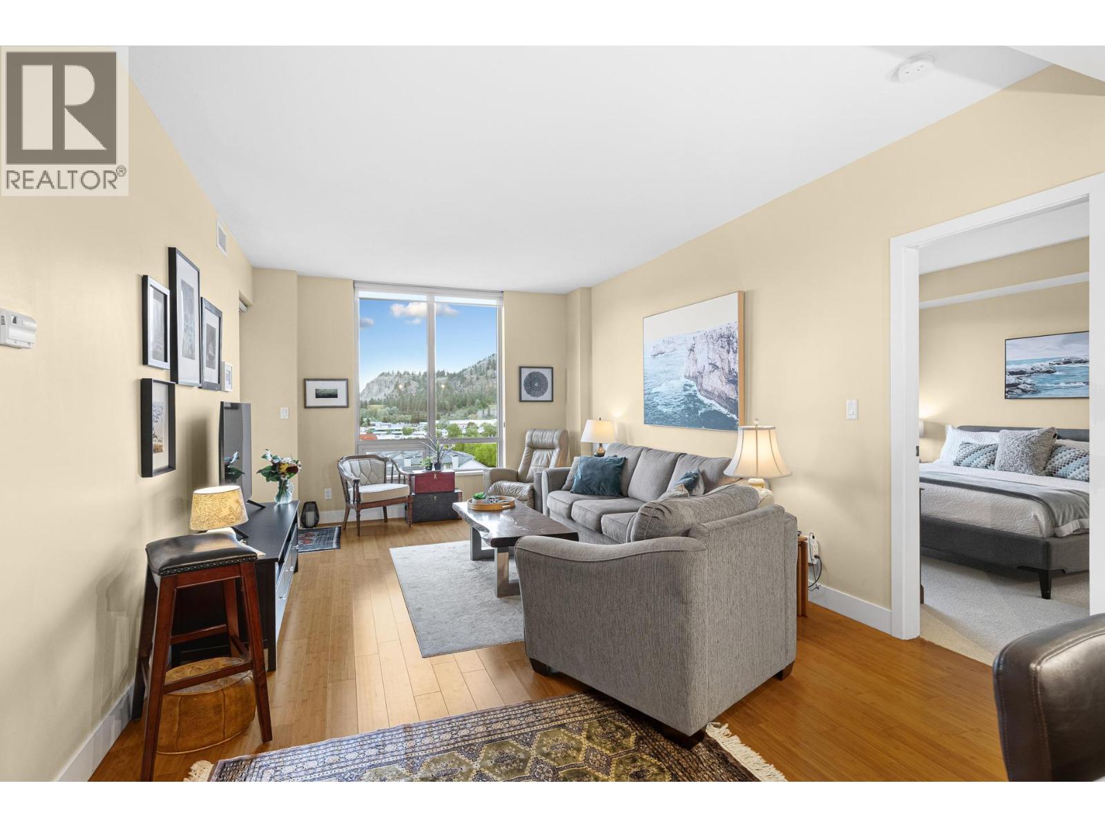 #1008 2040 Springfield Road - 4
