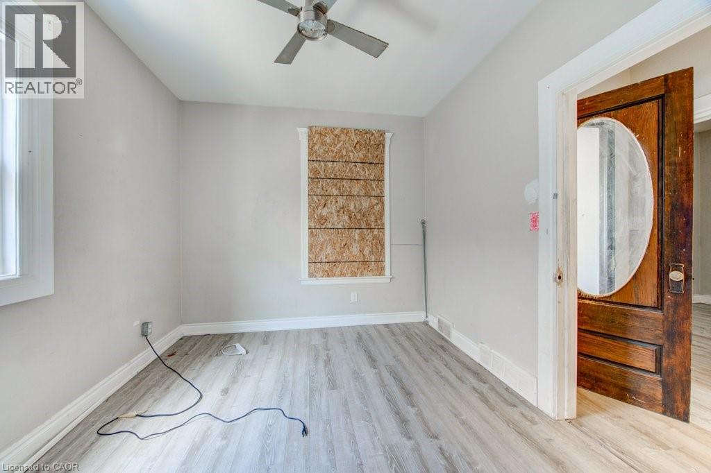 381 PIERRE Avenue - 10