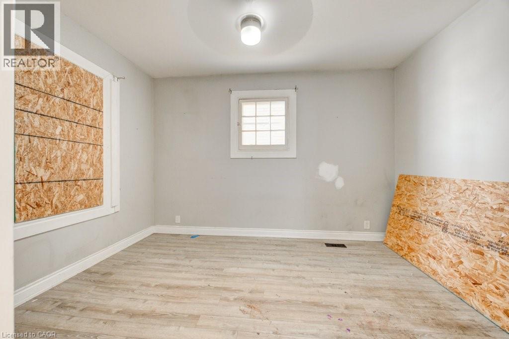 381 PIERRE Avenue - 11