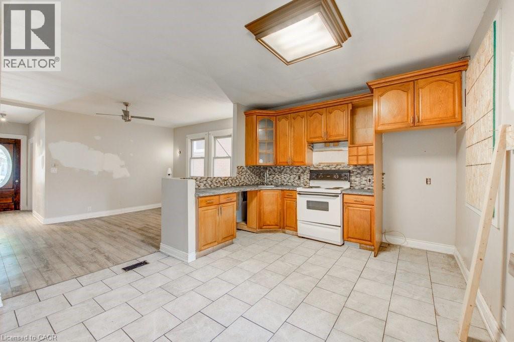 381 PIERRE Avenue - 18