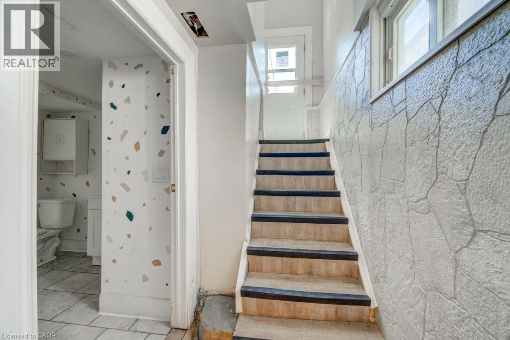 381 PIERRE Avenue - 24