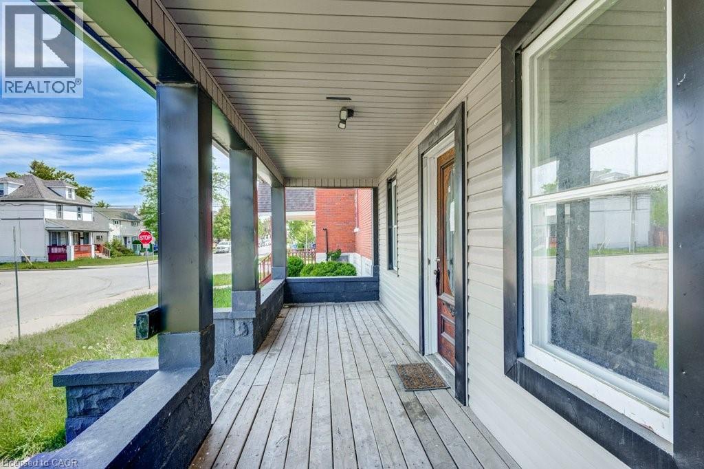 381 PIERRE Avenue - 4